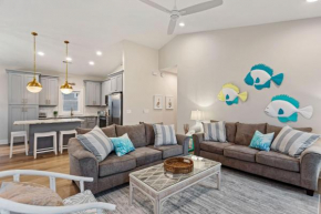 5046 Pelican Palm 2 Min Drive to Beach